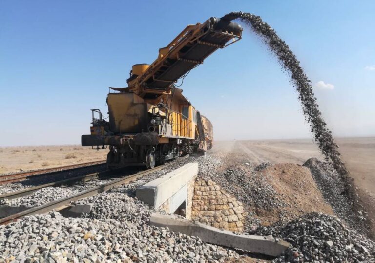 Arianaco-Iran-Railway-Track-Rehabilitation-180km-02