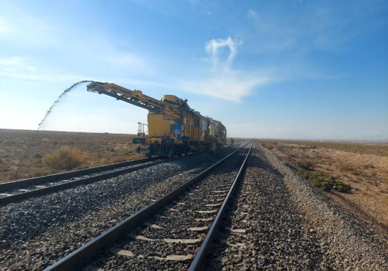 Arianaco-Iran-Railway-Track-Rehabilitation-180km-04