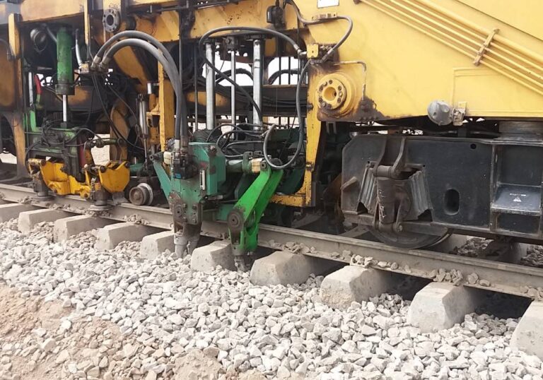 Arianaco-Iran-Railway-Track-Rehabilitation-180km-09