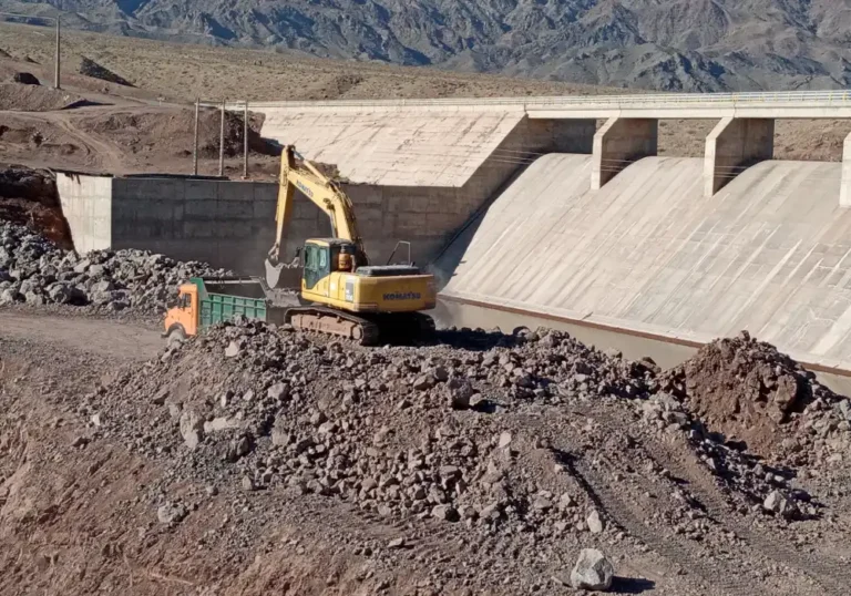 Arianaco-Project-Narmashir-Dam-Flood-Discharge-Channel-Iran-02