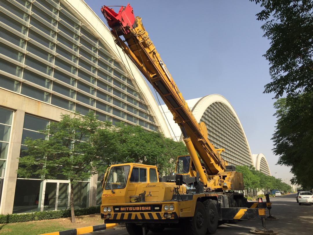 Contract for the renovation and completion of the collapsible ceilings of exhibition halls