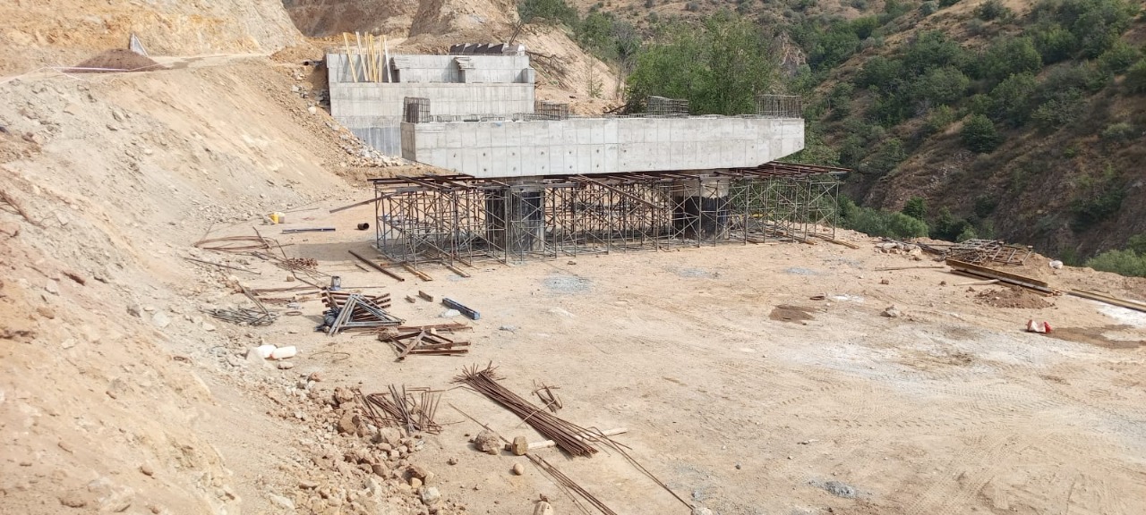 construction-of-32-km-of-road-from-agarak-to-vardaniz