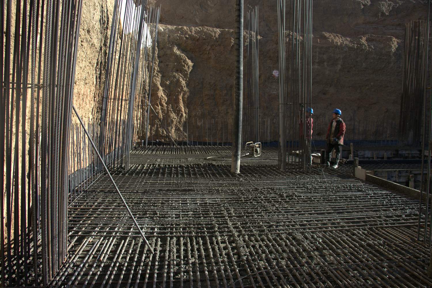 construction-of-a-commercial-office-building-located-in-karaj1