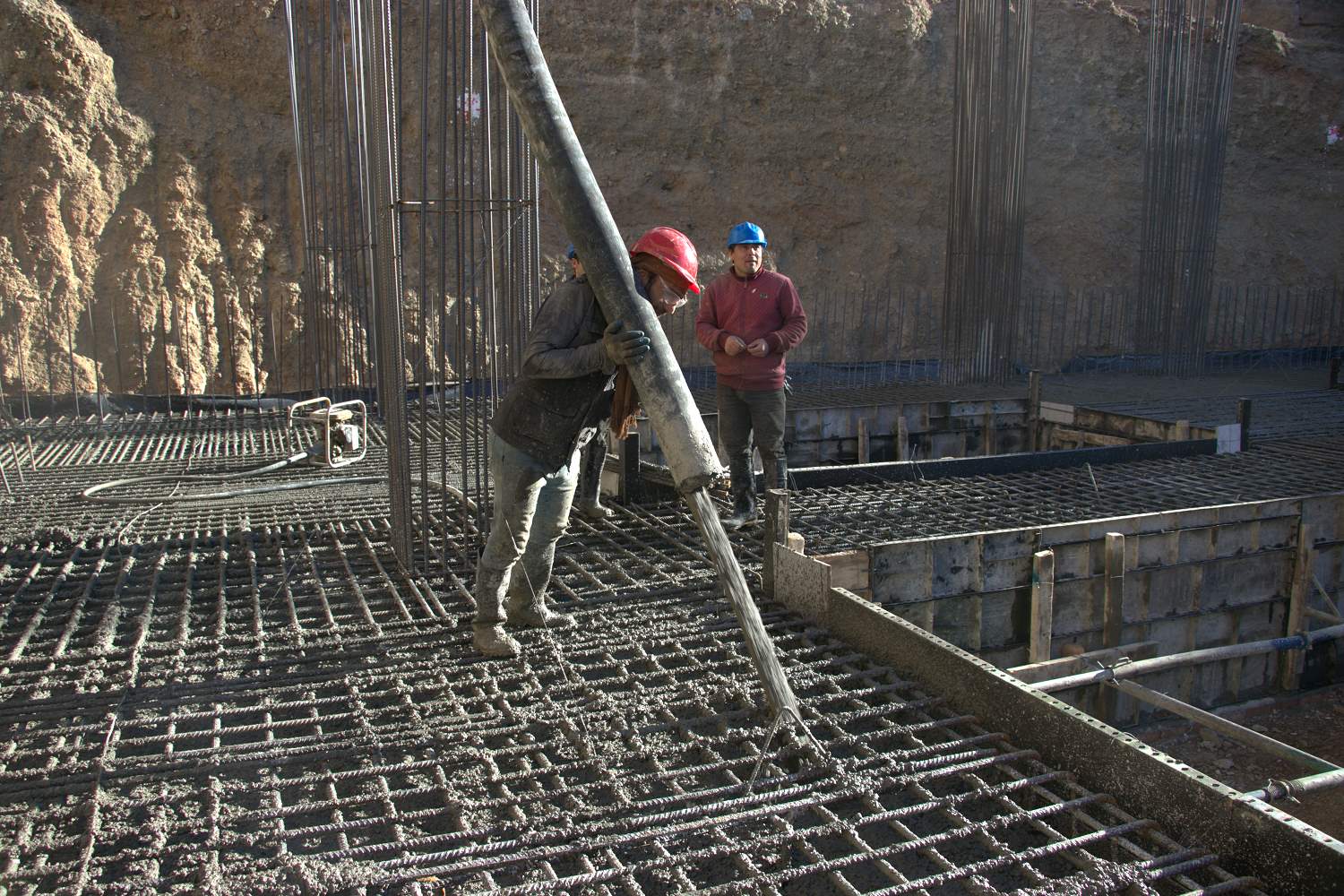 construction-of-a-commercial-office-building-located-in-karaj3